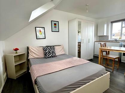 Studio Flat, Castle Road, UB5