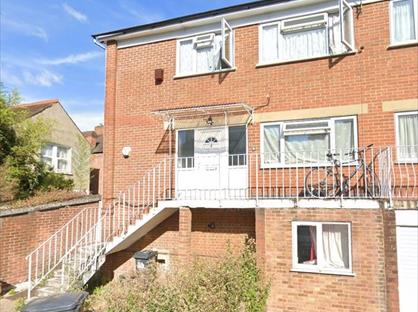 Studio Flat, Broxholm Road, SE27