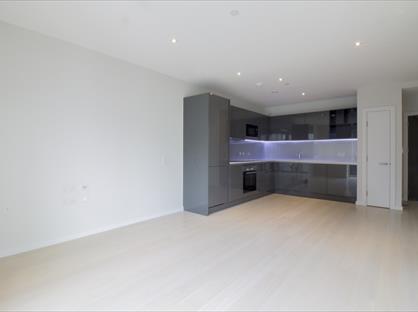 1 Bed Flat, Glasshouse Gardens, E20