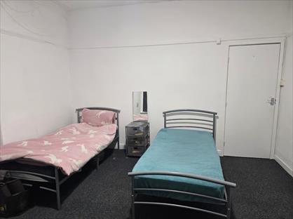 Room in a Shared Flat, Carlton Road, M16