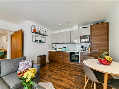 1 Bed Flat, Carmine Wharf, E14