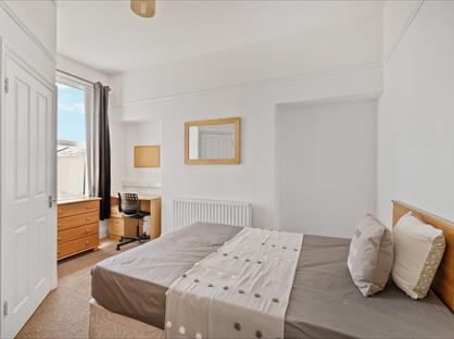 Room in a Shared House, Neath Road, PL4