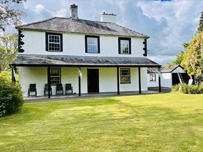5 Bed Detached House, Cammaes, SY20