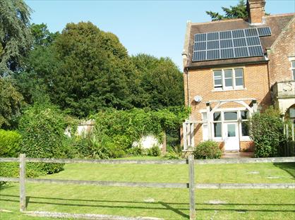 2 Bed Semi-Detached House, Bushy Hill, GU32