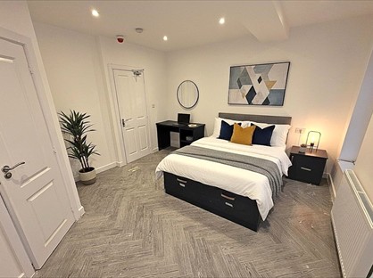 Studio Flat, Gorton Road, SK5