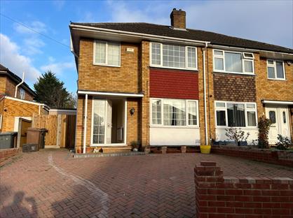 4 Bed Semi-Detached House, Kynance Close, LU2