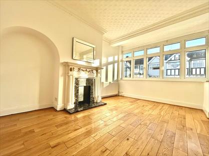 3 Bed Terraced House, Gray Avenue, RM8