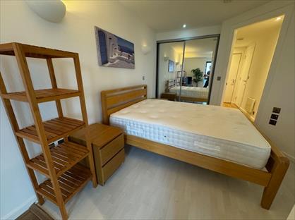 1 Bed Flat, Bridgewater Place, LS11