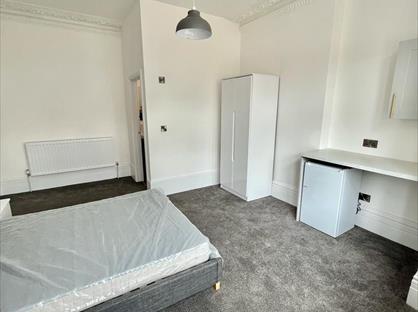 Room in a Shared House, Queens Road, BN11