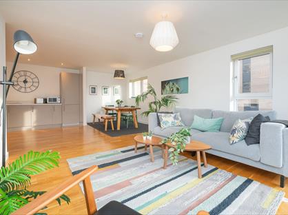 2 Bed Flat, Shrubhill Walk, EH7