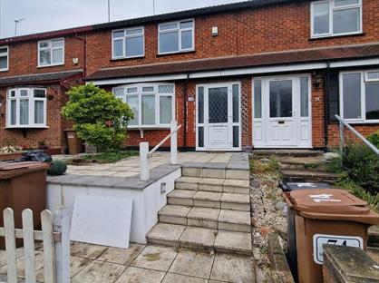 3 Bed Terraced House, Sewardstone Gardens, E4