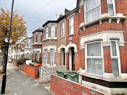 2 Bed Flat, Harcourt Avenue, E12