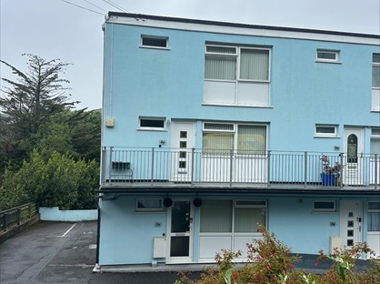 2 Bed Flat, Claire Court, TQ1