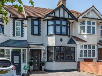 3 Bed Terraced House, Crownhill Road, IG8