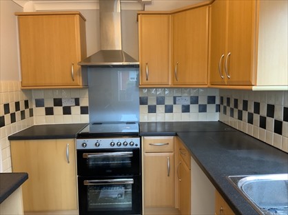 2 Bed Terraced House, Elm Road, TQ12