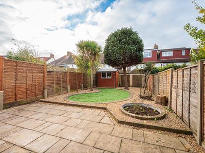 3 Bed Terraced House, Chisholm Road, CR0