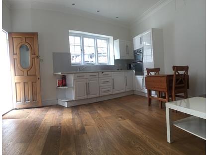 Studio Flat, St Peters Street, N1