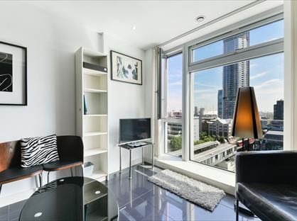 Studio Flat, Pan Peninsula Square, E14