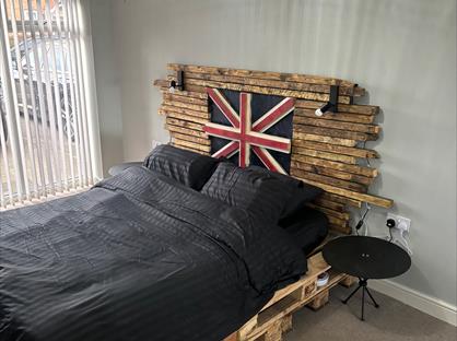 Room in a Shared House, France St, S62