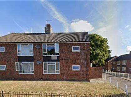 2 Bed Maisonette, Raynesfield, SW20