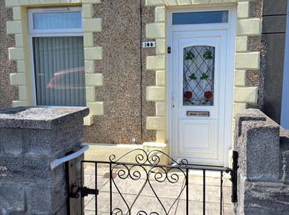 2 Bed Terraced House, Dinas St, SA6