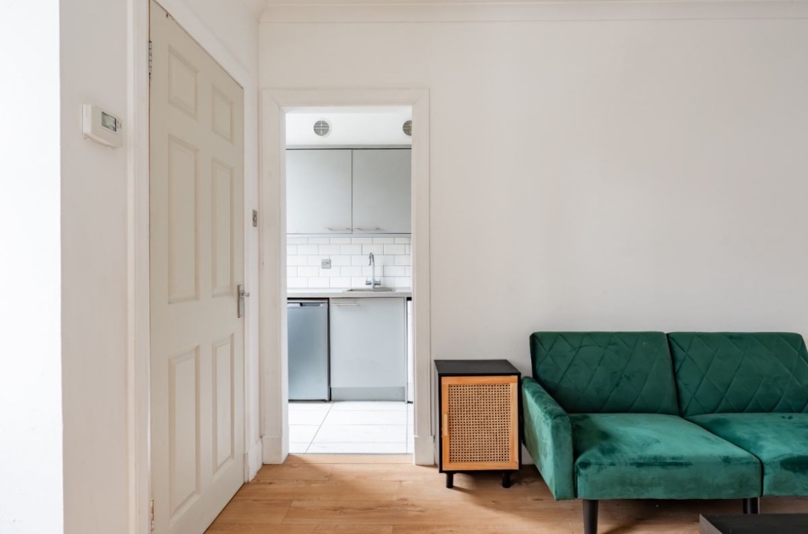 Additional image 7 of 1 Bed Flat, Morningside Gardens, EH10, N1 7GU