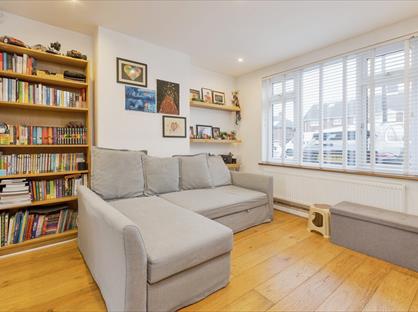3 Bed Semi-Detached House, Repton Road, BR6