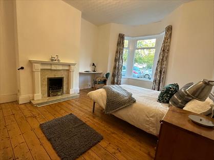 4 Bed Terraced House, Gainsborough Grove, NE4