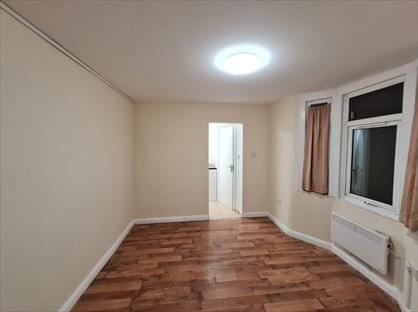 Studio Flat, Frith Road, E11