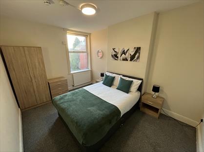 Room in a Shared House, Market Street, S80