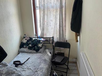 Room in a Shared House, Dersingham Avenue, E12