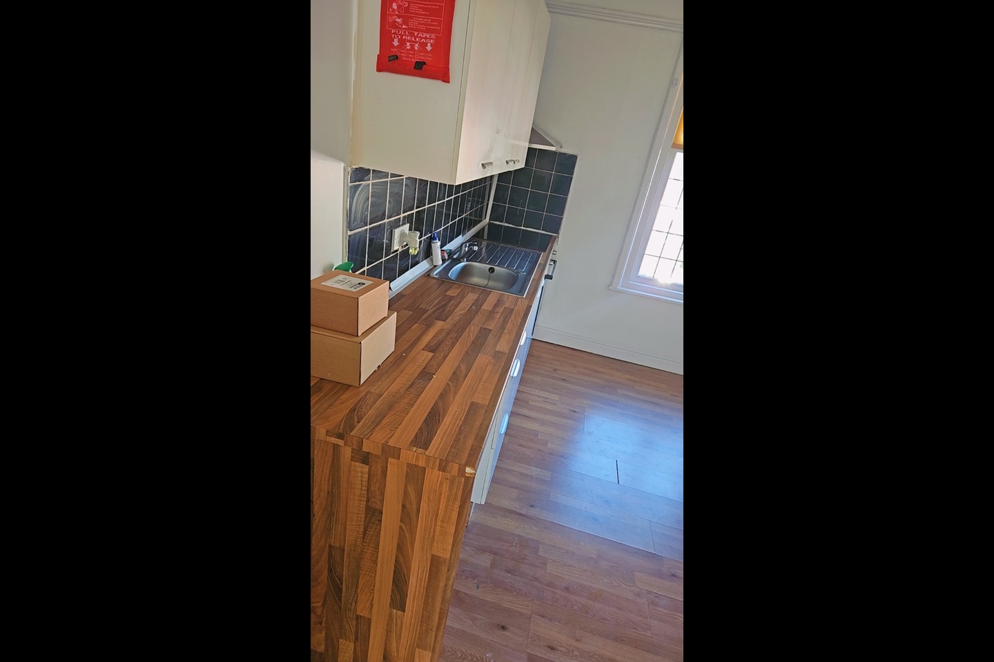 1 Bed Flat, Vivian Place, M14 photo 4