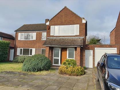 4 Bed Detached House, Bickley Park Road, BR1