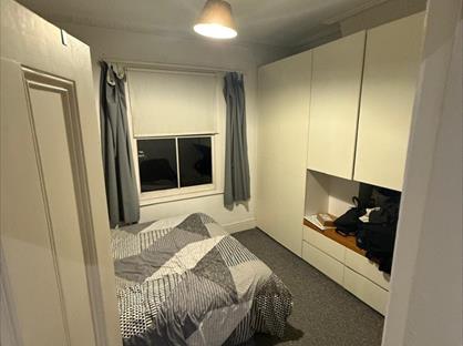 Room in a Shared House, Hartington Road, SW8