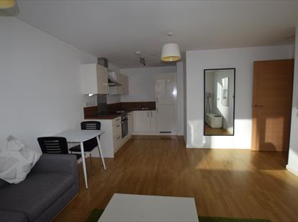 1 Bed Flat, Mann Island, L3