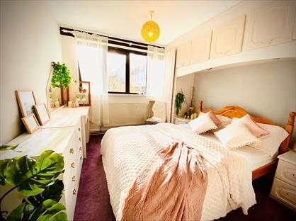 Room in a Shared Flat, Summerwood Road, TW7