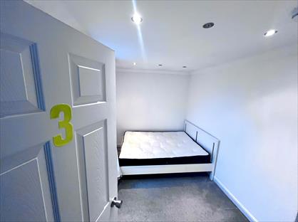 Room in a Shared House, Rosebank Road, E17