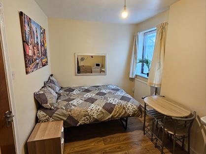 Room in a Shared House, Princes Avenue, N13