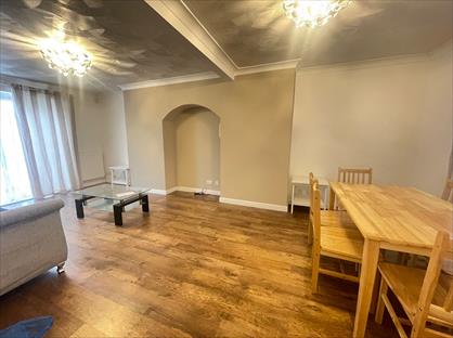 3 Bed Terraced House, Oxlow Lane, RM9