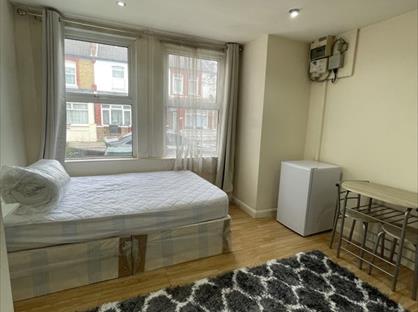 Studio Flat, Thackeray Avenue, N17