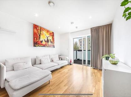 1 Bed Flat, Burgundy House, E20