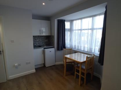 Studio Flat, Upper Clapton Road, E5