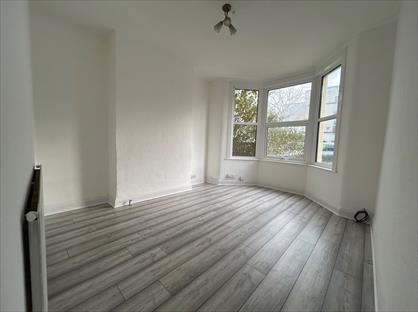 1 Bed Flat, East Street, SS2