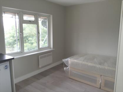 Studio Flat, Ribblesdale Avenue, UB5