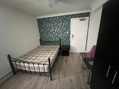 Room in a Shared House, Courtland Avenue, IG1