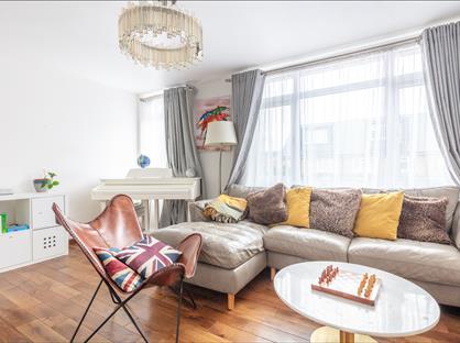 4 Bed Terraced House, Hevelius Close, SE10