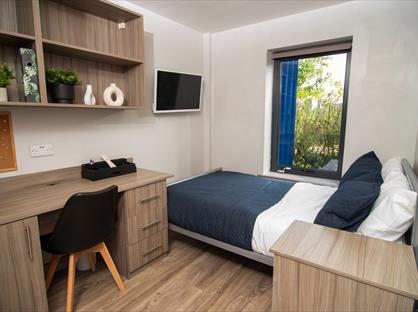 Room in a Shared Flat, Derby Street, L39