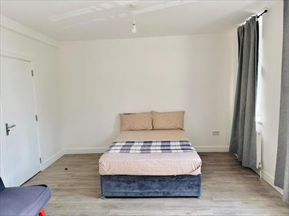 Room in a Shared House, Greenford Road, UB6