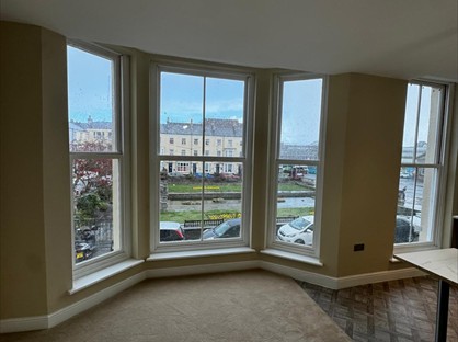 1 Bed Flat, West Square, YO11