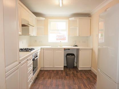 4 Bed Terraced House, Appleton Square, CR4